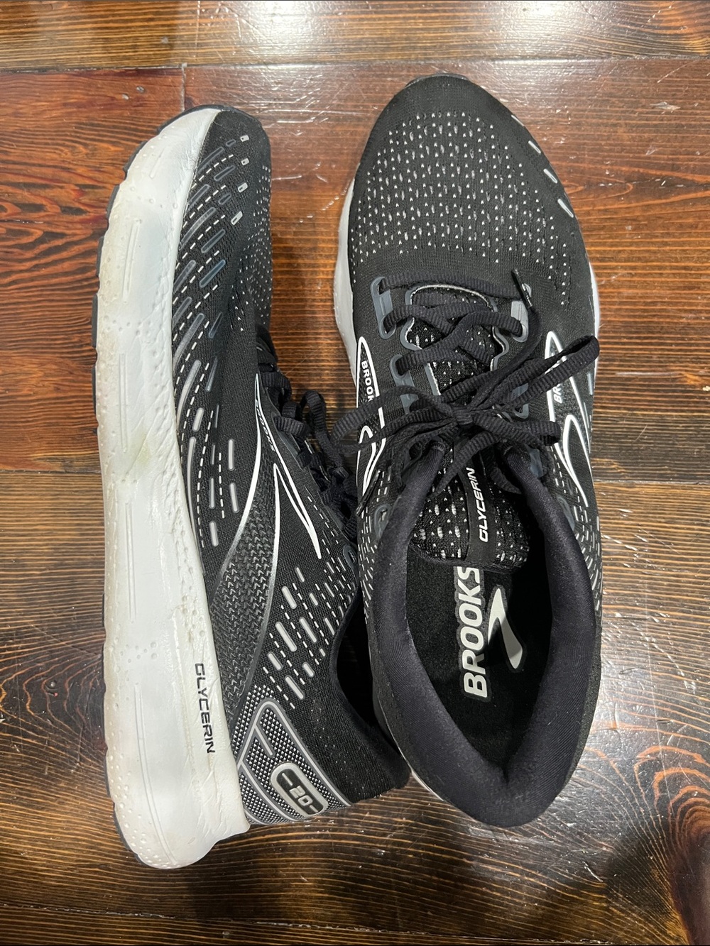 Brooks Black and White Men's Running Shoes - Glycera